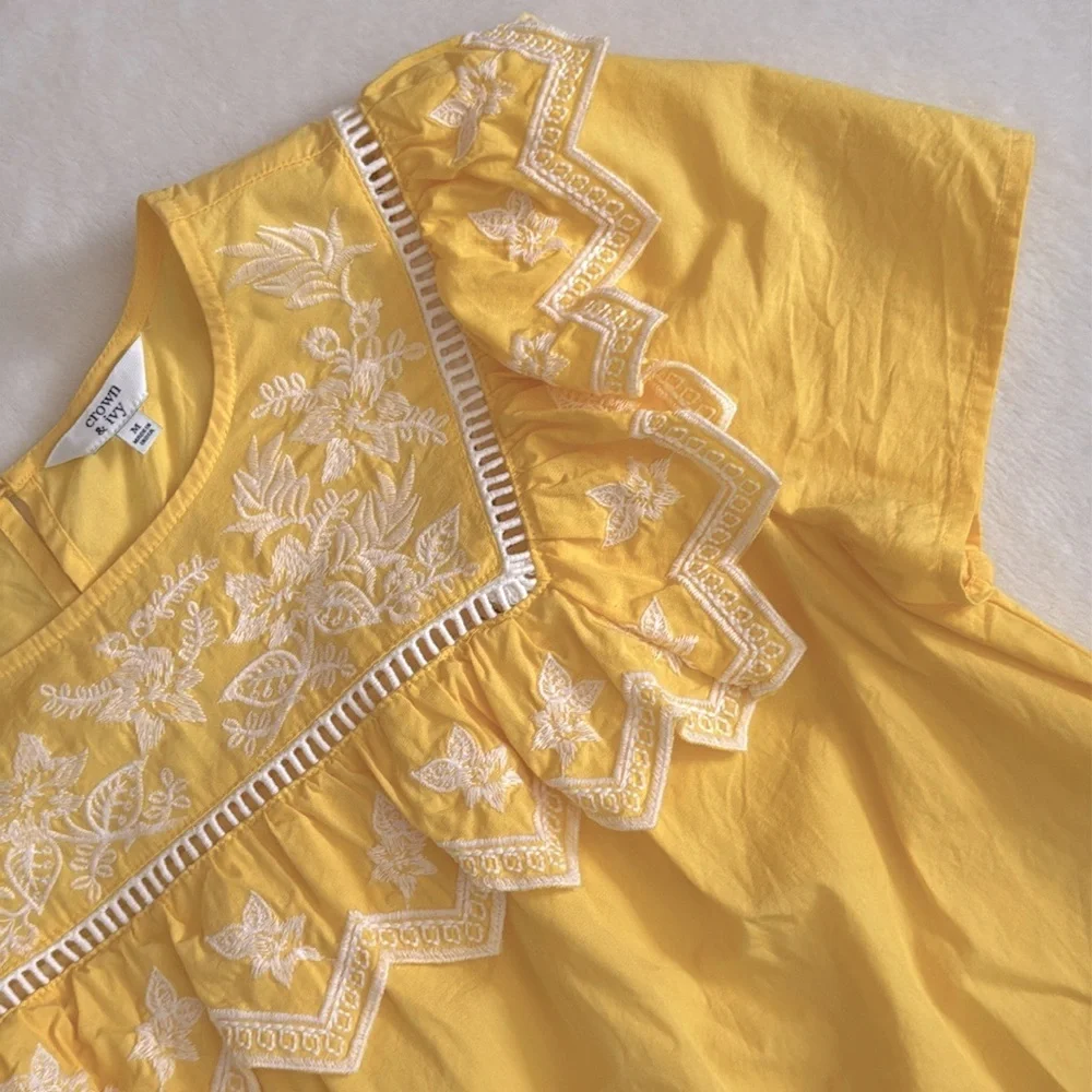 Crown & Ivy | Embroidered Ruffle Yoke Short Sleeve Zigzag Hem Top Yellow/White M - Picture 4 of 16